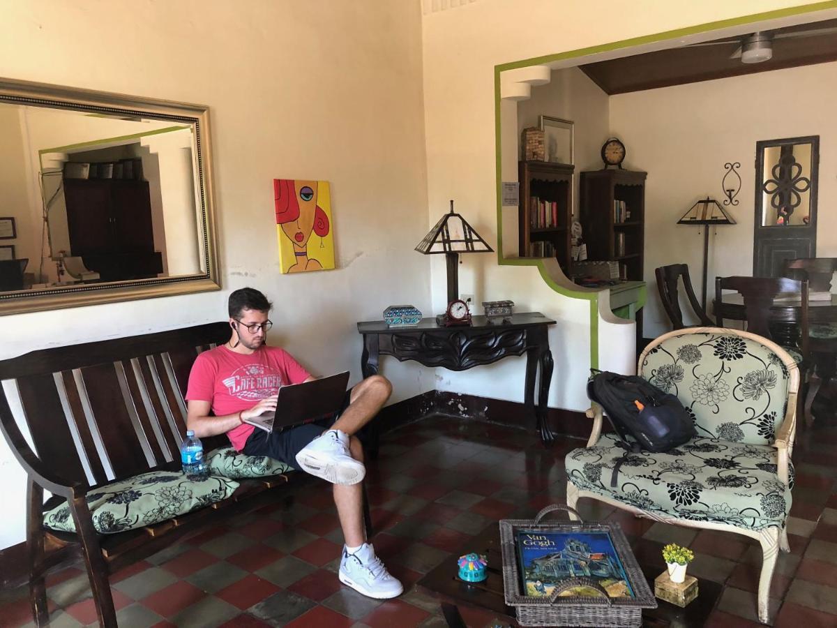 Casa Lula Leon Hostal Eksteriør bilde